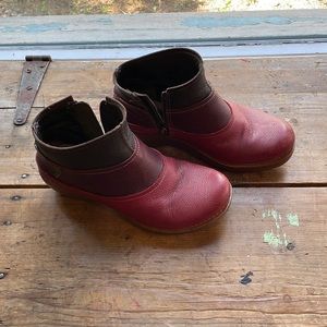 Red striped Naturalista boots